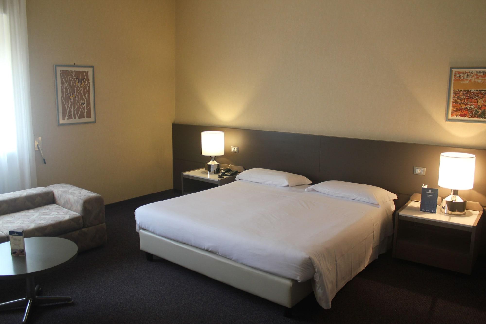 Mercure Hotel President Lecce Esterno foto
