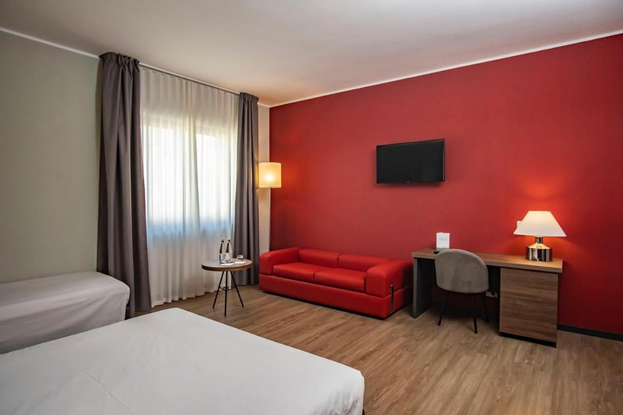Mercure Hotel President Lecce Esterno foto