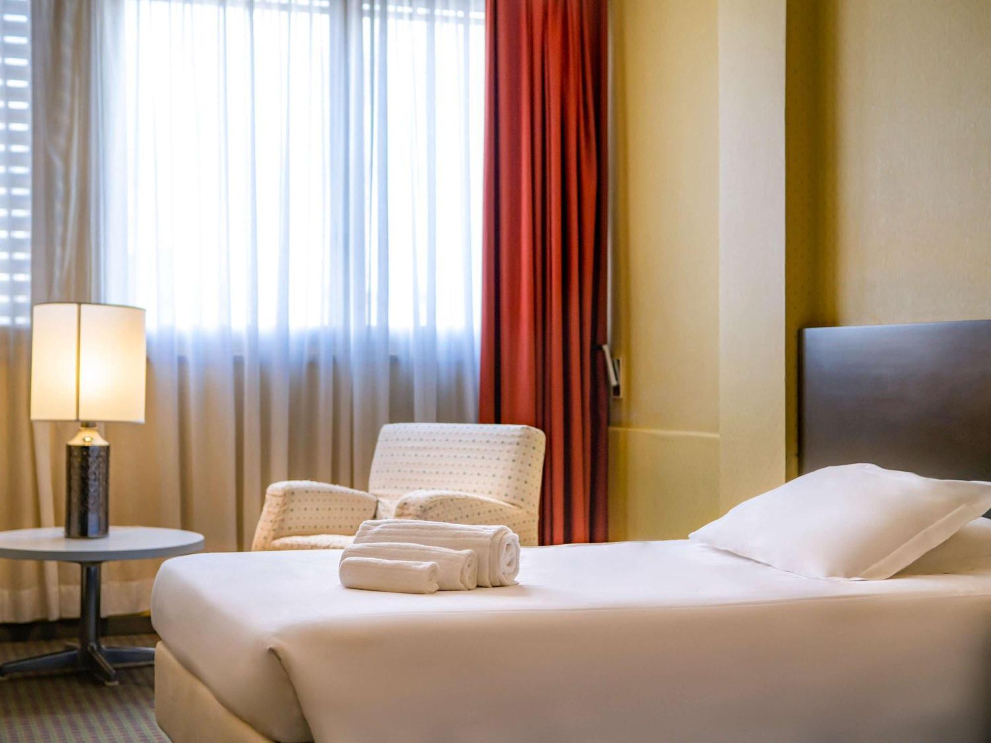 Mercure Hotel President Lecce Esterno foto