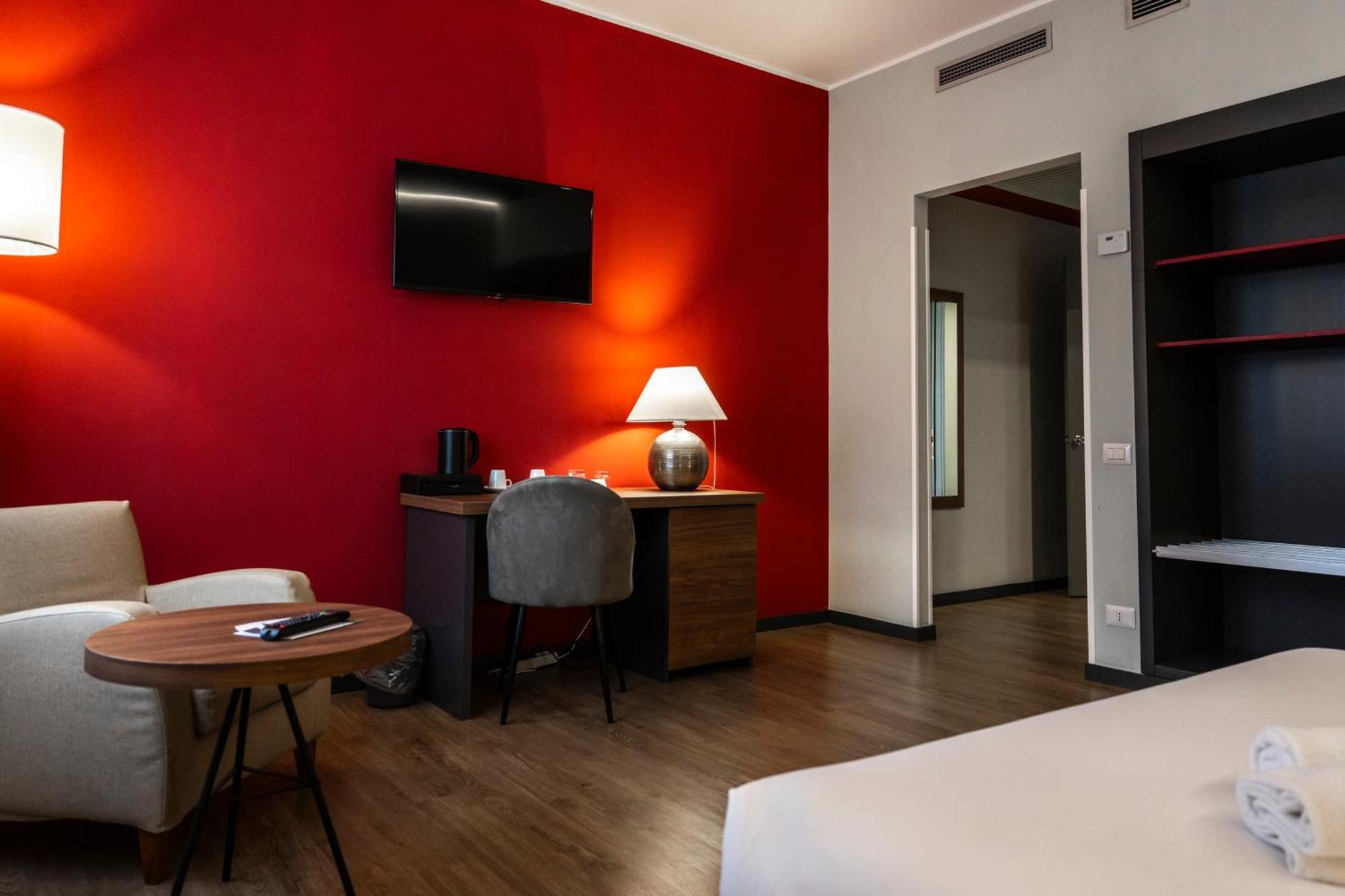 Mercure Hotel President Lecce Esterno foto