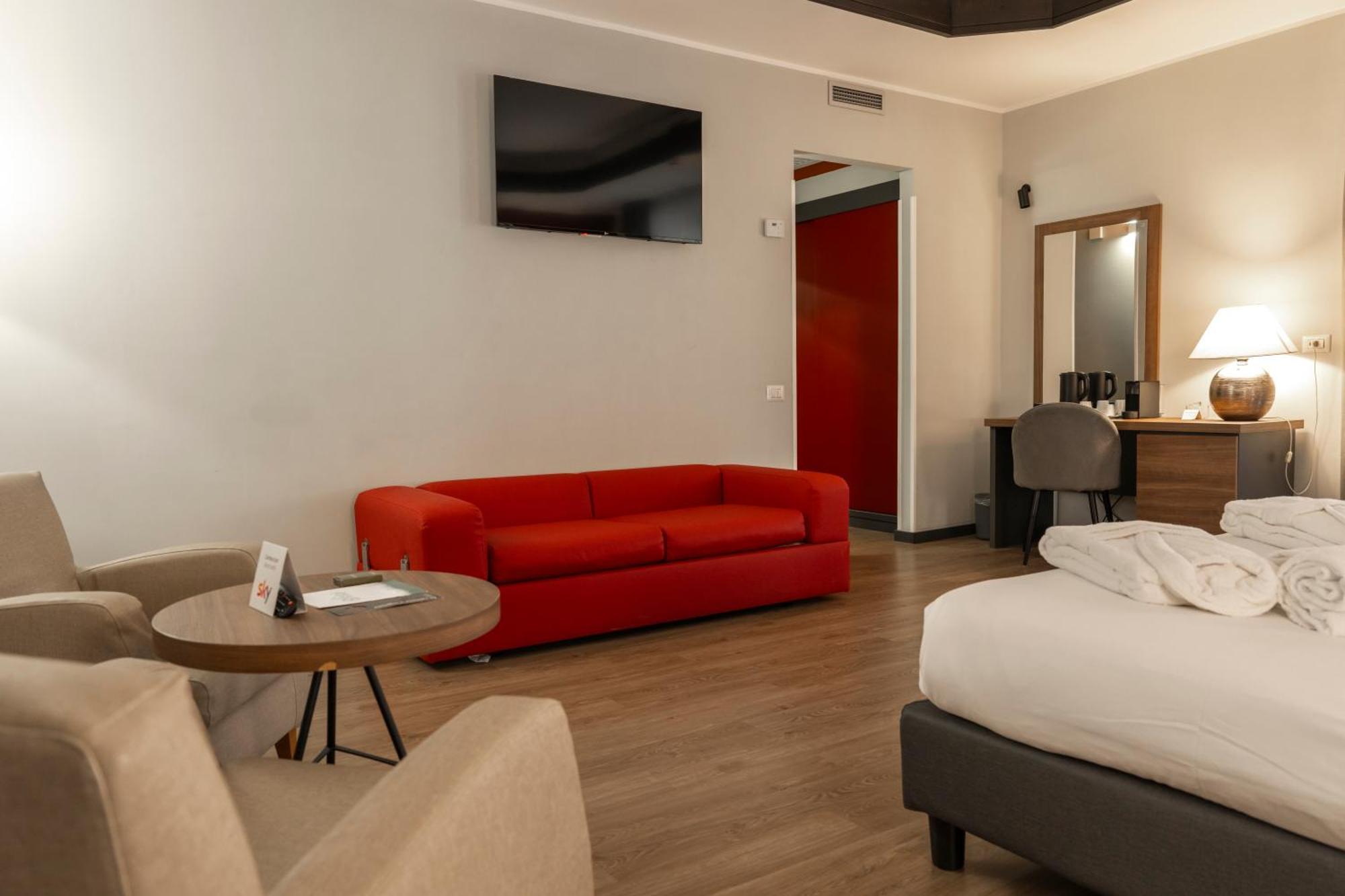 Mercure Hotel President Lecce Esterno foto